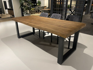 Esstisch Massivholz Tischplatte, Tisch Naturbaumkante schwarze Metallbeine, Breite 220 cm