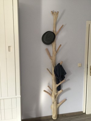 Wandgarderobe aus Holz Unikat, Standgarderobe aus Massivholz, Höhe 200 cm