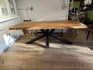 Esstisch Naturbaumkante Massivholz, Tisch Metallgestell schwarz, Esstisch Massivholz Natur-braun, Breite 220 cm