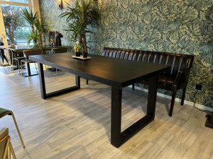 Schwarzer Tisch, Esstisch schwarz Industriedesign, Tisch schwarz Metall Holz, Breite 220 cm