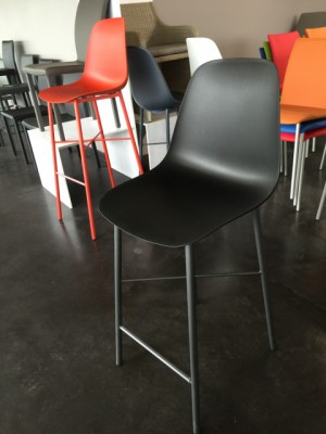 Barstuhl schwarz, Barstuhl PRO Metall-Kunststoff schwarz, Sitzhöhe 65 cm