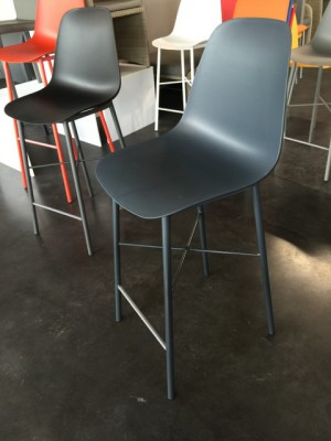 Barstuhl grau, Barstuhl PRO Metall-Kunststoff grau, Sitzhöhe 65 cm 