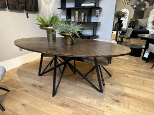 Ovaler Tisch braun rustikale Tischplatte, Tisch oval Holz rustikal Metall-Gestell, Breite 200 cm