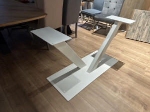 Tischfuß weiß Metall, Tischgestell weiß  Metall Industriedesign, Metalltischgestell weiß Industriedesign, Breite 135 cm