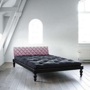 Bett für Jugendzimmer, Bett mit einem Design Kopfteil, Größe 148 x 208 cm