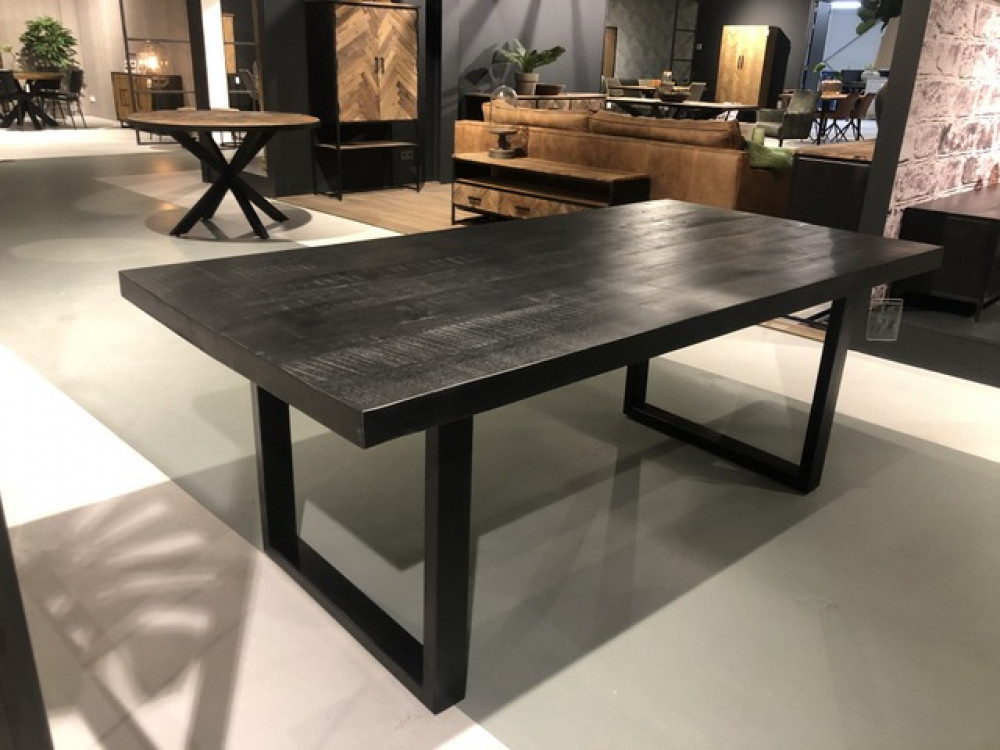 Schwarzer Tisch, Esstisch schwarz Industriedesign, Tisch schwarz Metall
