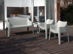 Design Stuhl - Sessel  aus Kunststoff, Farbe hellgrau, Outdoor Sessel