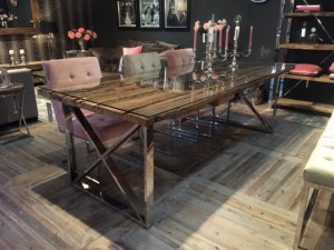 Esstisch Tischplatte aus Altholz, Tisch im Landhausstil, Länge 200 cm