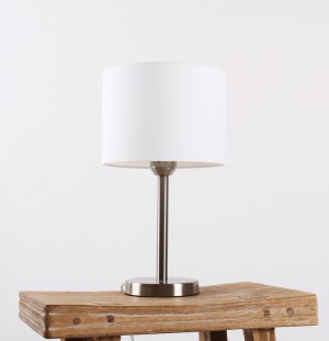 Moderne Tischleuchte verchromt mit Lampenschirm weiß