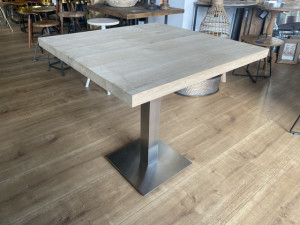 Bistrotisch Eiche, Tisch Edelstahl-Gestell,  Tischplatte Eiche, Maße 60x60 cm