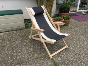 Liegestuhl aus Massivholz und Textil 100 % Baumwolle, Strandstuhl Farbe schwarz-weiß- creme
