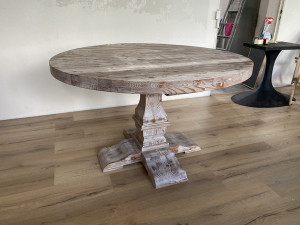 Runder Tisch Massivholz, Esstisch rund Holz,  Holztisch im Landhausstil, Durchmesser 130 cm