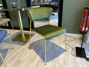 Design Stuhl Gold, Stuhl grün stapelbar, Konferenzstuhl grün, Besucherstuhl grün